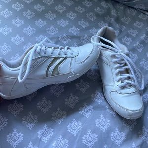 Chassé cheer shoes